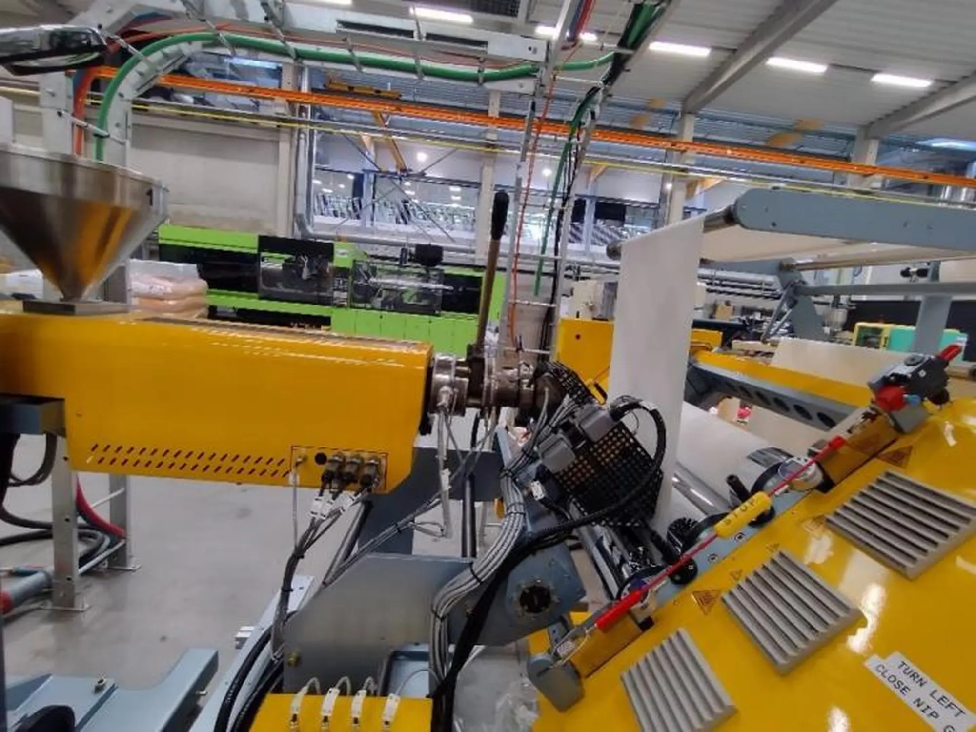 co-extruder